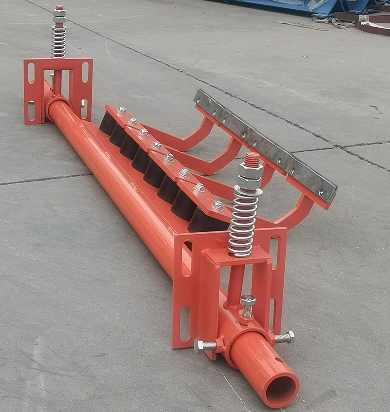 皮帶機(jī)清掃器有什么作用呢？皮帶輸送機(jī)必須安裝清掃器嗎